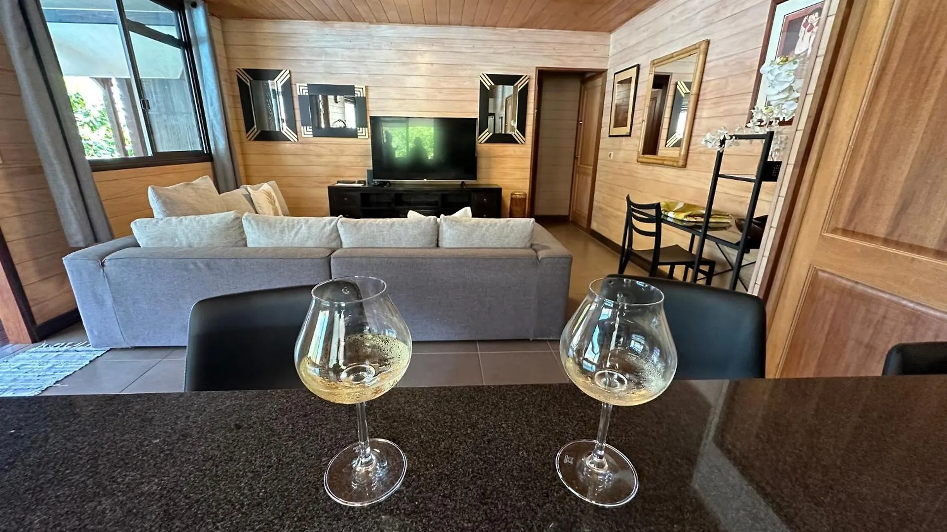 Inake Lodge Atuona 0*,